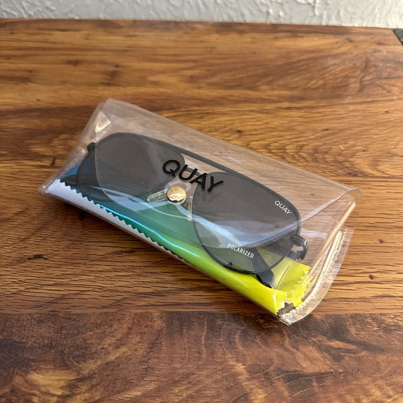 Rare High Key Micro POLARIZED Quay Sunglasses - Picture 4 of 4